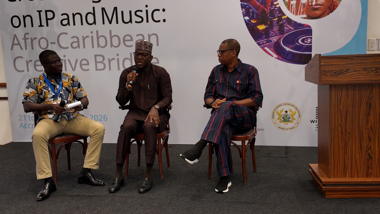 Panel conversation on the forum stage